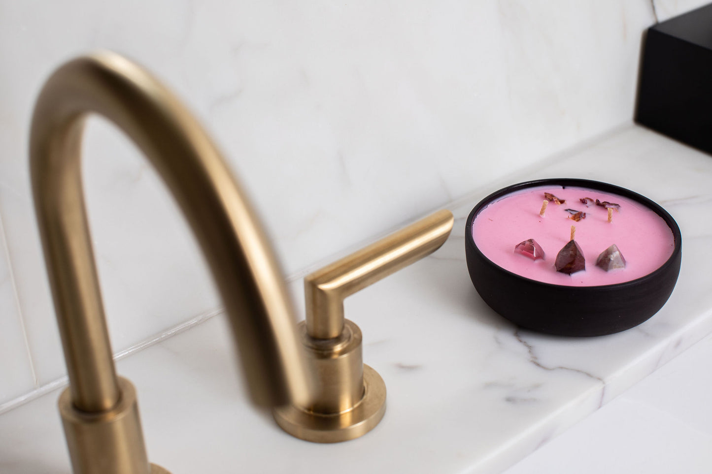 Illuminating Your Space: Crystal Candles for Modern Living